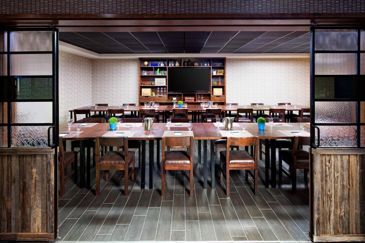 Four Points By Sheraton Edmundston Hotel & Conference Center Bagian luar foto