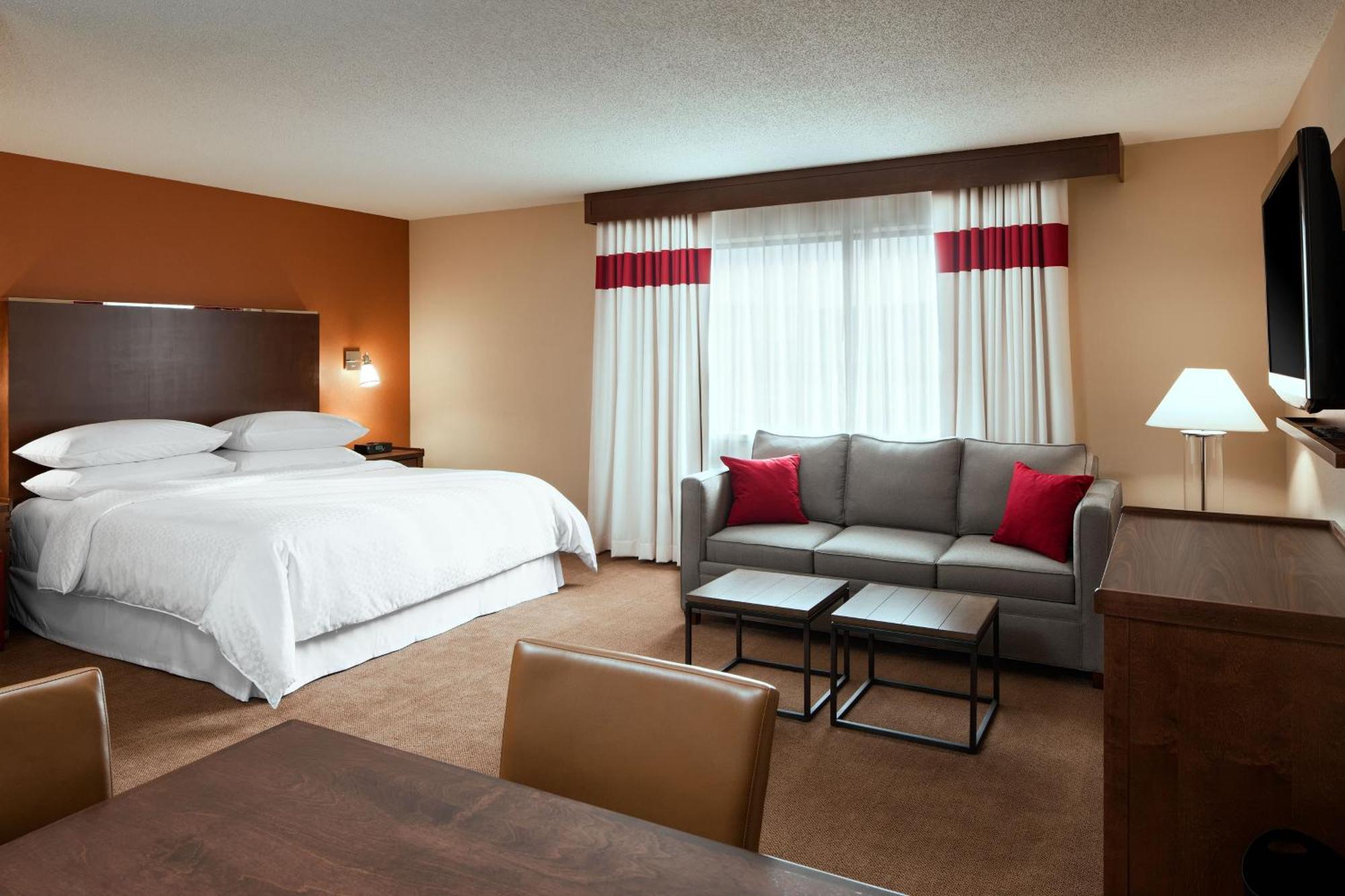 Four Points By Sheraton Edmundston Hotel & Conference Center Bagian luar foto