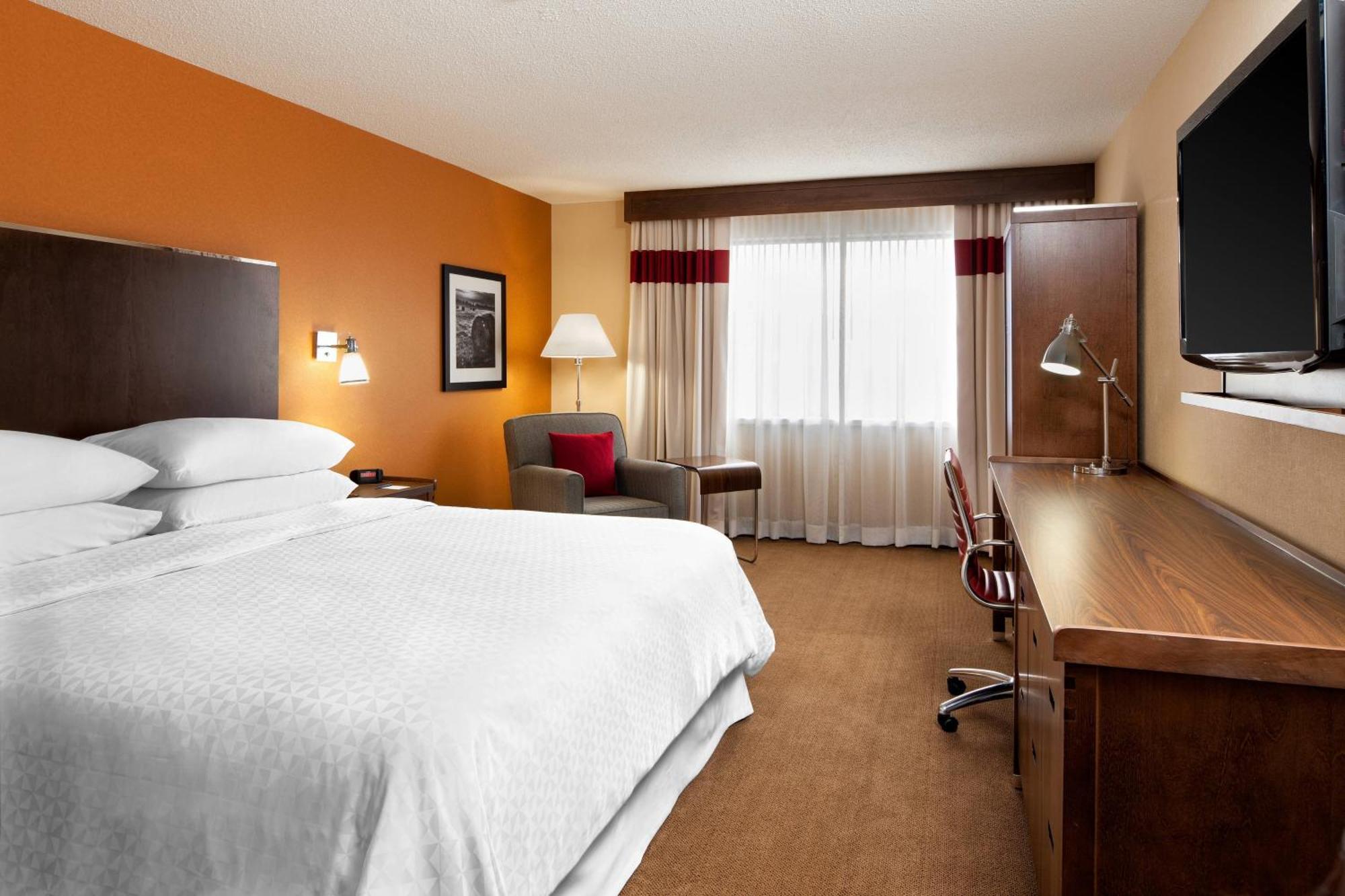 Four Points By Sheraton Edmundston Hotel & Conference Center Bagian luar foto