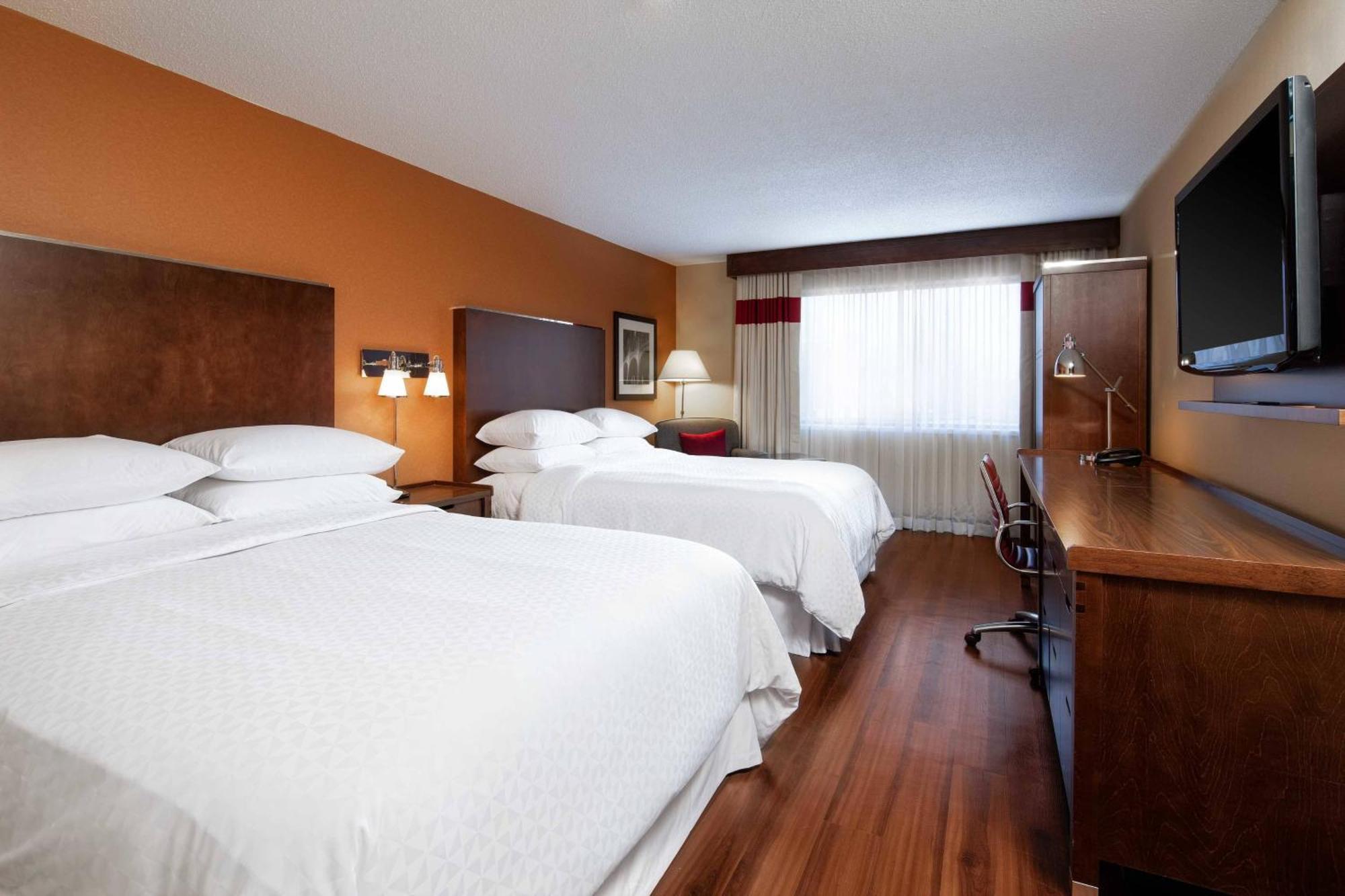 Four Points By Sheraton Edmundston Hotel & Conference Center Bagian luar foto