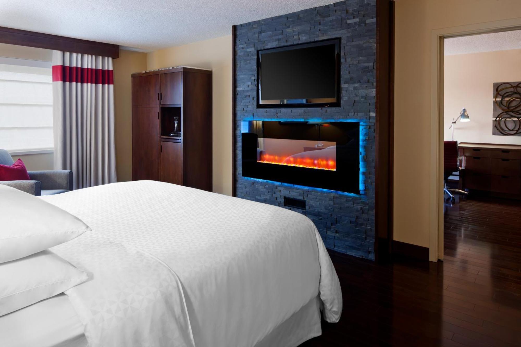 Four Points By Sheraton Edmundston Hotel & Conference Center Bagian luar foto