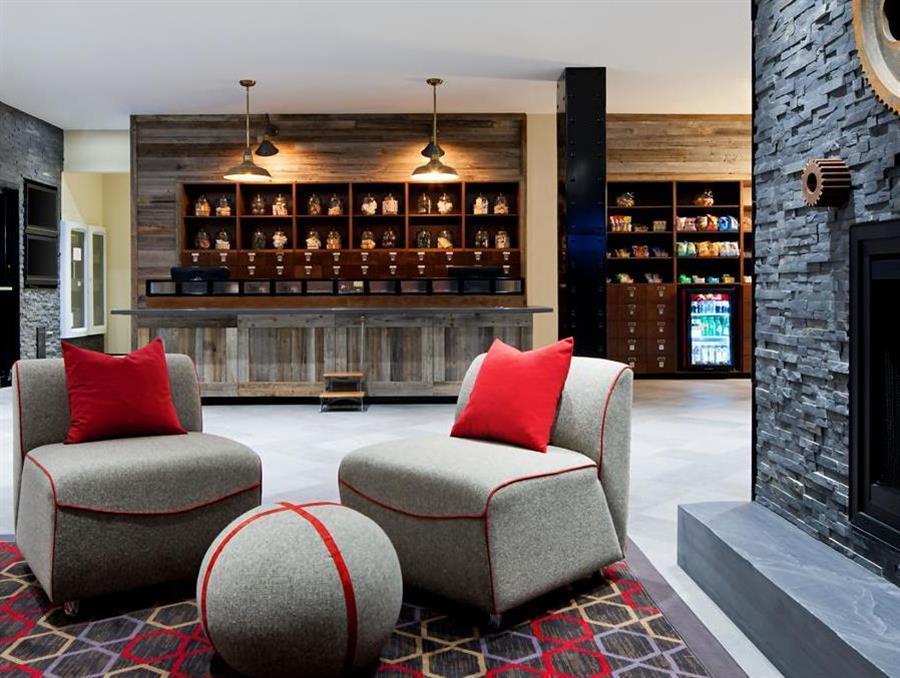 Four Points By Sheraton Edmundston Hotel & Conference Center Bagian luar foto